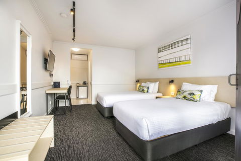 Nightcap At Matthew Flinders Hotel - Holiday Adelaide 19