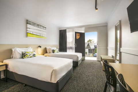 Nightcap At Matthew Flinders Hotel - Holiday Adelaide 17