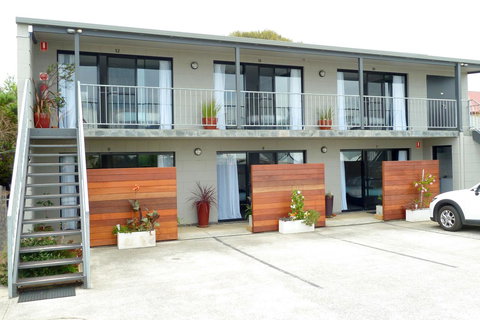 Apollo Bay Waterfront Motor Inn - Holiday Adelaide 9