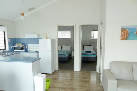 Apollo Bay Waterfront Motor Inn - Holiday Adelaide 5