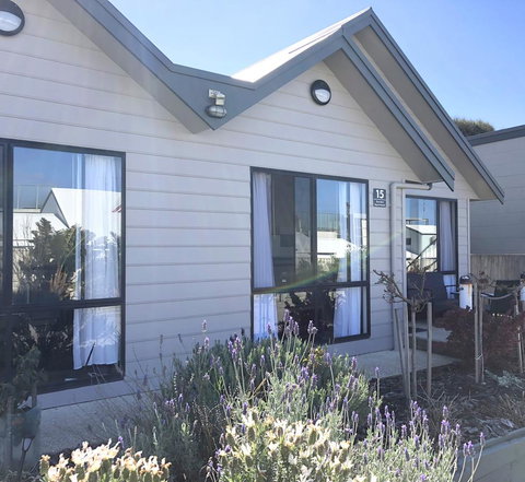 Apollo Bay Waterfront Motor Inn - Holiday Adelaide 25