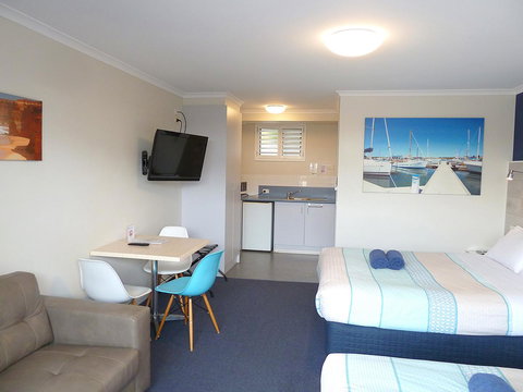 Apollo Bay Waterfront Motor Inn - Holiday Adelaide 18