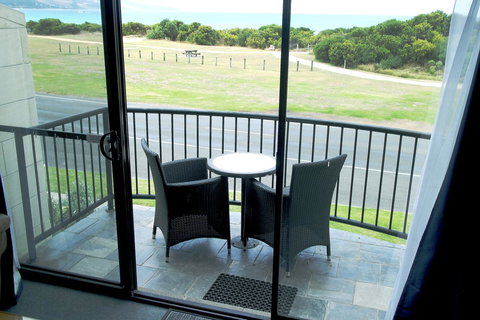 Apollo Bay Waterfront Motor Inn - Holiday Adelaide 28
