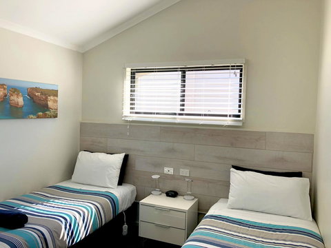 Apollo Bay Waterfront Motor Inn - Holiday Adelaide 24