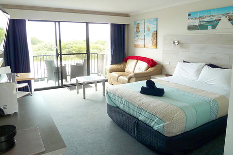Apollo Bay Waterfront Motor Inn - Holiday Adelaide 2