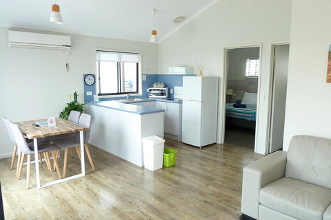 Apollo Bay Waterfront Motor Inn - Holiday Adelaide 4