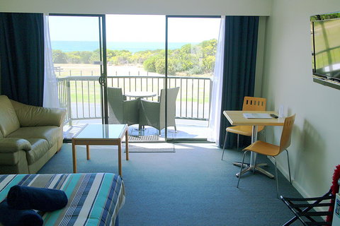 Apollo Bay Waterfront Motor Inn - Holiday Adelaide 29