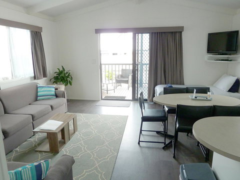 Apollo Bay Waterfront Motor Inn - Holiday Adelaide 14