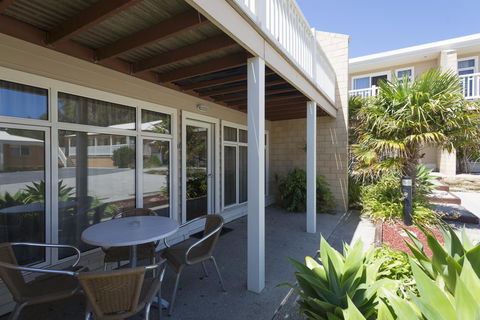 Port Campbell Parkview Motel & Apartments - Holiday Adelaide 35