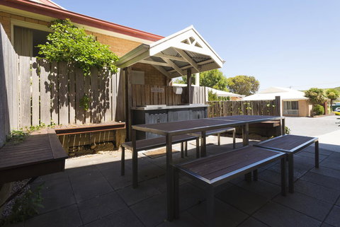 Port Campbell Parkview Motel & Apartments - Holiday Adelaide 38