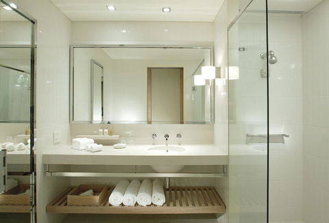 Crown Promenade Melbourne - Holiday Adelaide 6