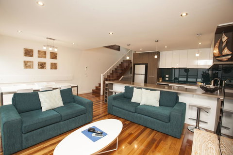 7 Falls Apartments - Holiday Adelaide 4