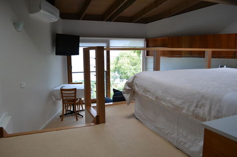 Chris\'s Beacon Point Restaurant & Villas - Holiday Adelaide 9
