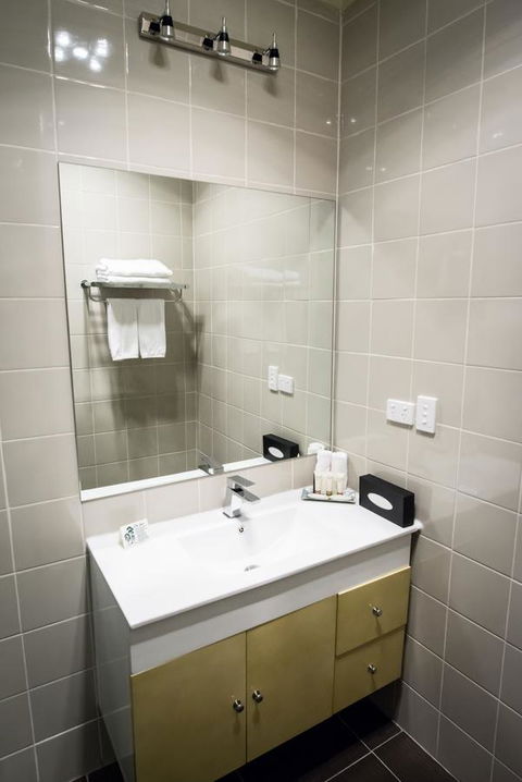 Best Western Melbourne Airport - Holiday Adelaide 31