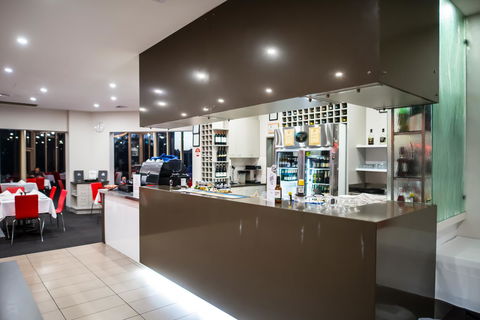 Best Western Melbourne Airport - Holiday Adelaide 38