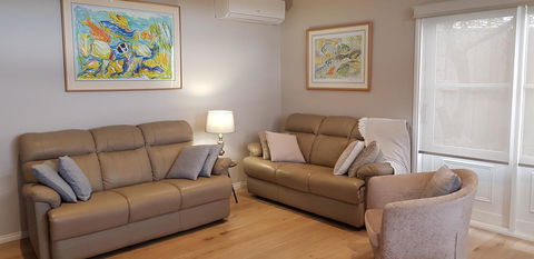 Oxford Rise Apartment - Holiday Adelaide 0