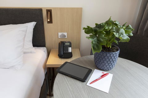 Ibis Melbourne Central - Holiday Adelaide 8