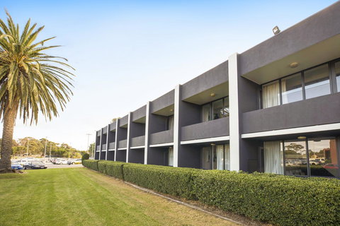 Nightcap At Seaford Hotel - Holiday Adelaide 32