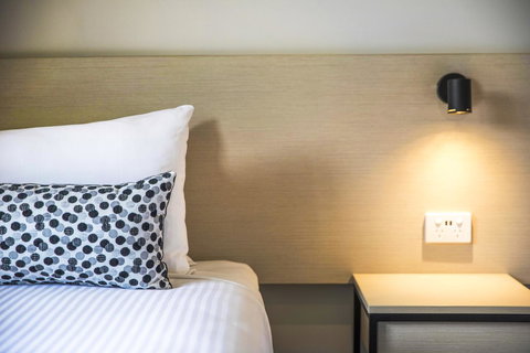 Nightcap At Seaford Hotel - Holiday Adelaide 24