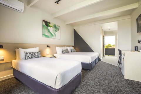 Nightcap At Seaford Hotel - Holiday Adelaide 27