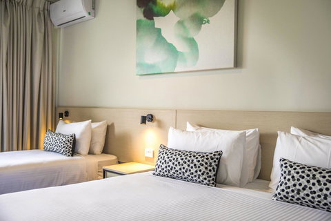 Nightcap At Seaford Hotel - Holiday Adelaide 18