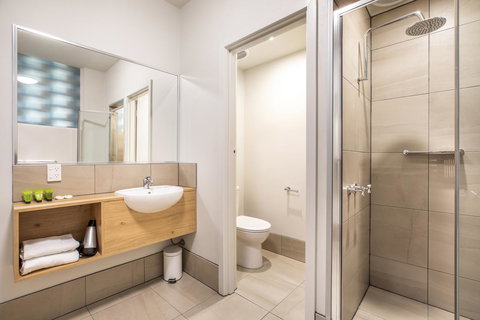 Nightcap At Seaford Hotel - Holiday Adelaide 4