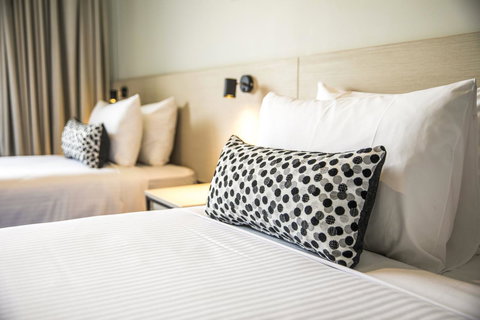 Nightcap At Seaford Hotel - Holiday Adelaide 16