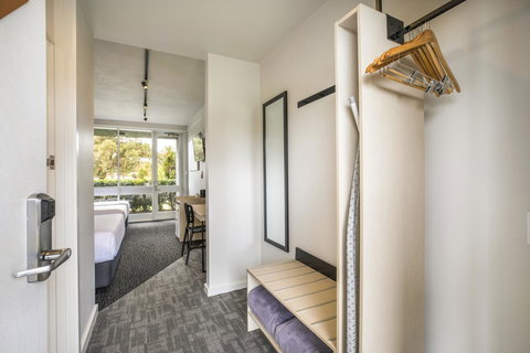 Nightcap At Seaford Hotel - Holiday Adelaide 22