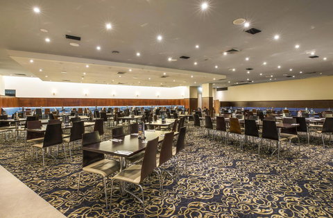 Nightcap At Seaford Hotel - Holiday Adelaide 34