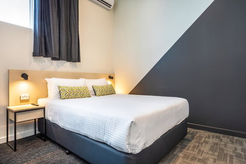 Nightcap At Seaford Hotel - Holiday Adelaide 2