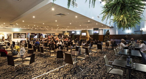 Nightcap At Seaford Hotel - Holiday Adelaide 37