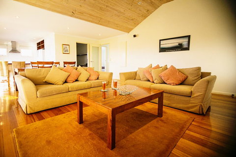 Rayville Boat Houses - Holiday Adelaide 9