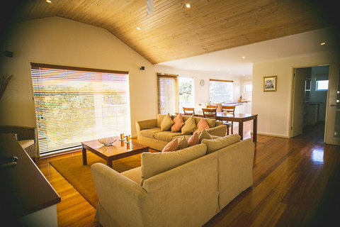 Rayville Boat Houses - Holiday Adelaide 8