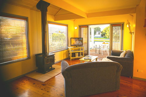 Rayville Boat Houses - Holiday Adelaide 4