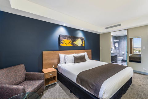 Mantra Melbourne Airport - Holiday Adelaide 24