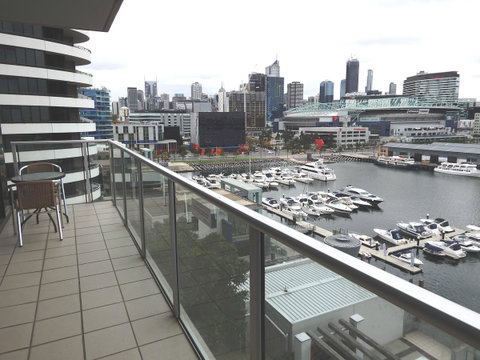AKOM AT Docklands - Holiday Adelaide 0