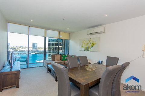 AKOM AT Docklands - Holiday Adelaide 5