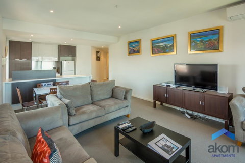 AKOM AT Docklands - Holiday Adelaide 15