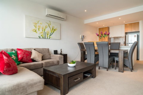 AKOM AT Docklands - Holiday Adelaide 39