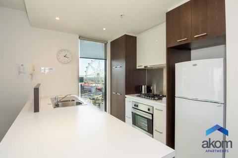 AKOM AT Docklands - Holiday Adelaide 14