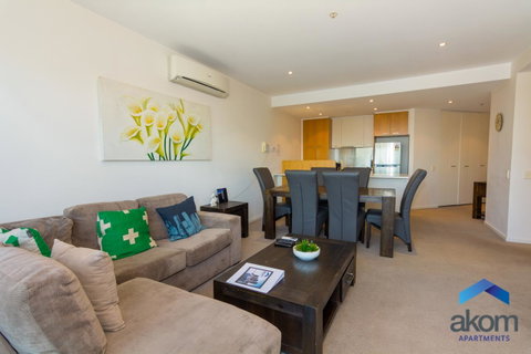 AKOM AT Docklands - Holiday Adelaide 7