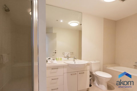 AKOM AT Docklands - Holiday Adelaide 4