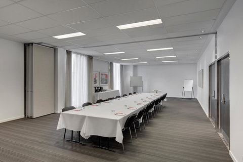 Travelodge Hotel Melbourne Docklands - Holiday Adelaide 17