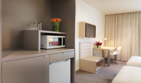 Travelodge Hotel Melbourne Docklands - Holiday Adelaide 13