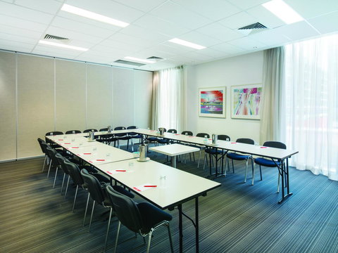 Travelodge Hotel Melbourne Docklands - Holiday Adelaide 11