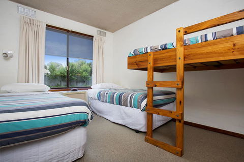 Eastern Beach Holiday Units - Holiday Adelaide 6