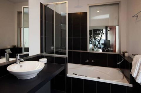 Battery Cove Beach Front Apartment - Holiday Adelaide 4