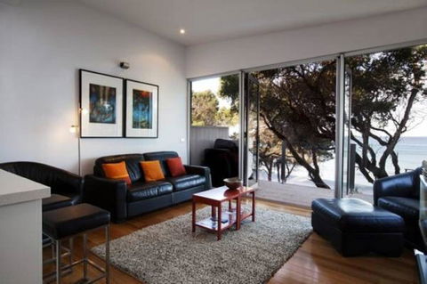 Battery Cove Beach Front Apartment - Holiday Adelaide 1