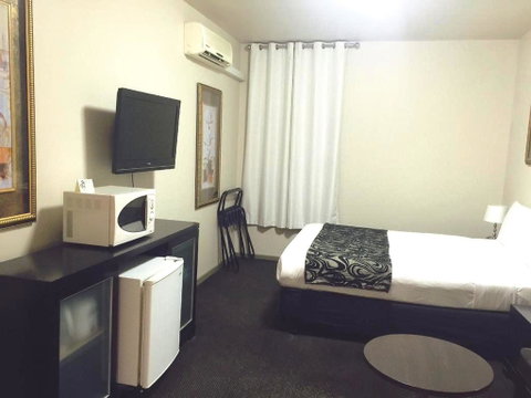 City Square Motel - Holiday Adelaide 1