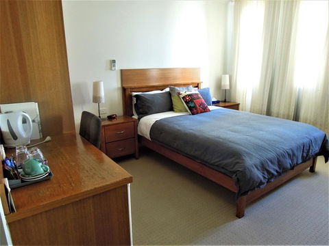 Plough Hotel - Holiday Adelaide 4
